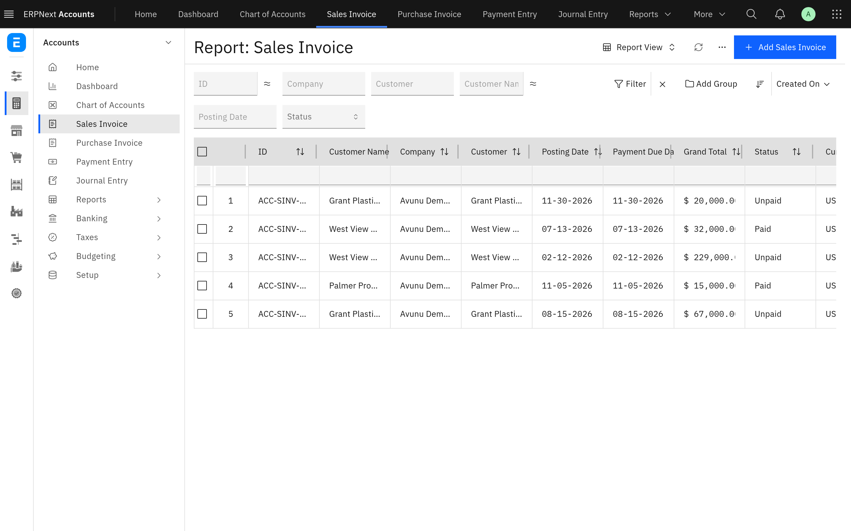 The Sales Invoice Report view on the theme's table engine, with sortable, resizable Carbon column headers